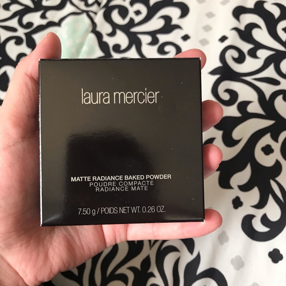 Laura Mercier Matte Radiance Baked Powder